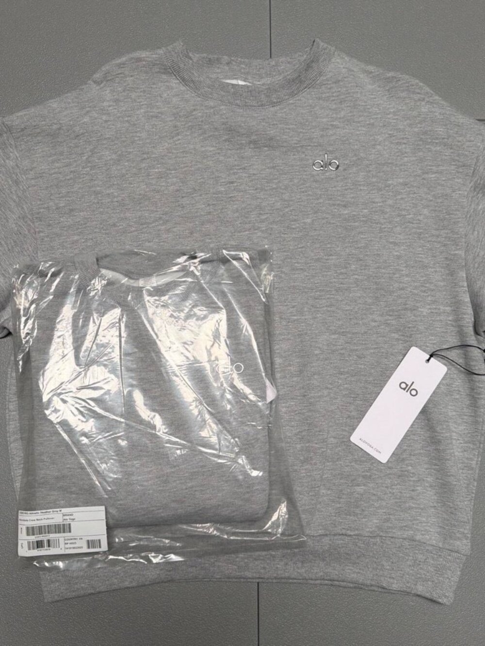 Alo Yoga Men's Grey Sweatshirt
